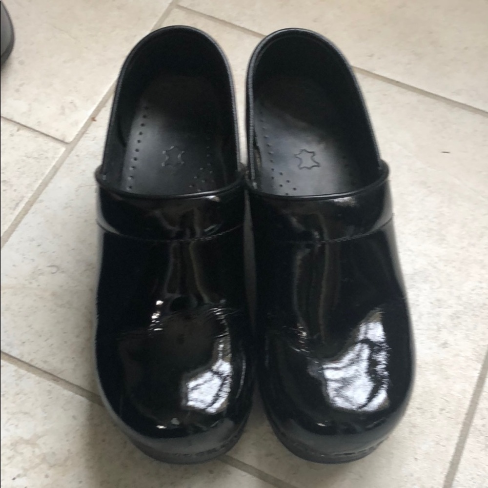 Dansko, black patent leather